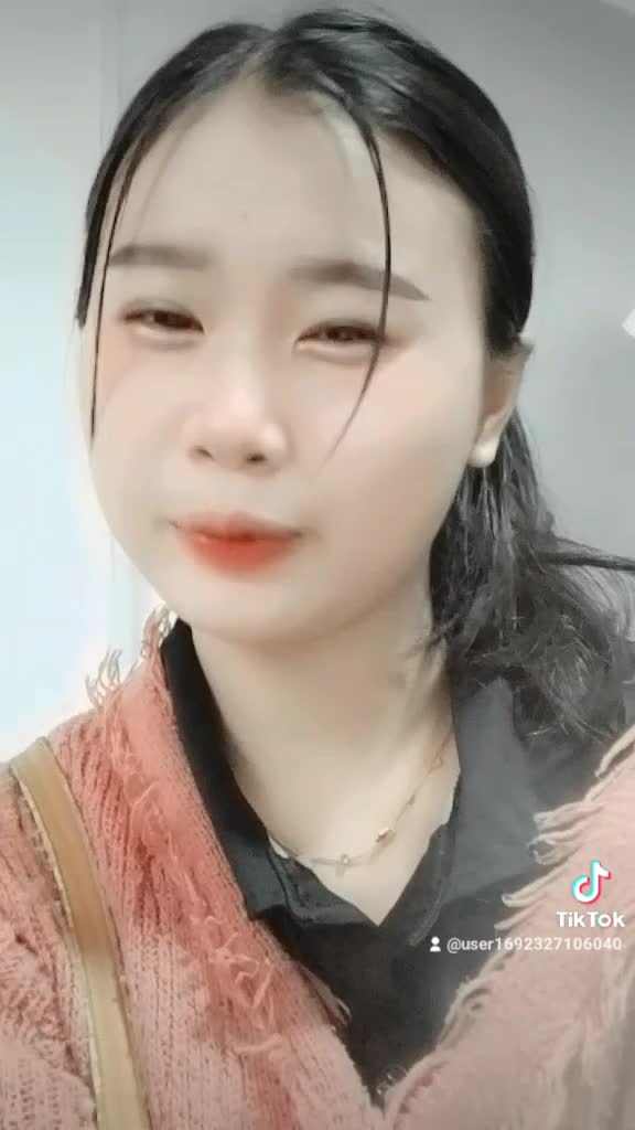 ນາງລີຊົງຢາກມີເພື້ອນເດ່